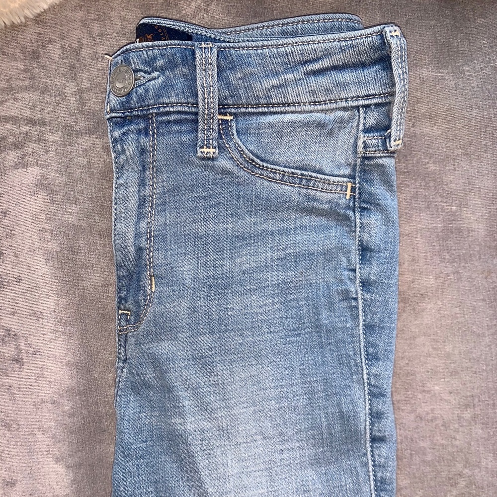 SUPER SOFT HIGH RISE JEANS